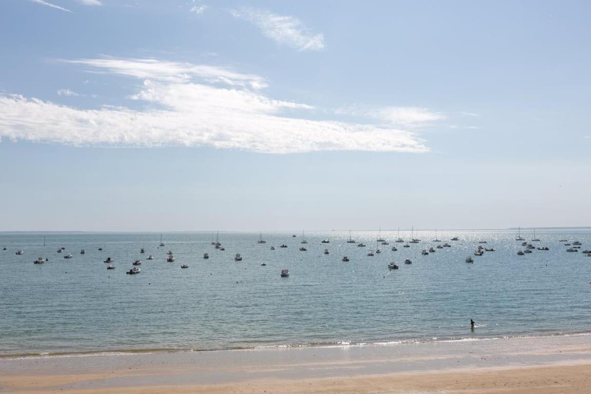 LES PIEDS DANS L'EAU - Bel appartement - Vue mer - 6 personnes Cancale Extérieur photo