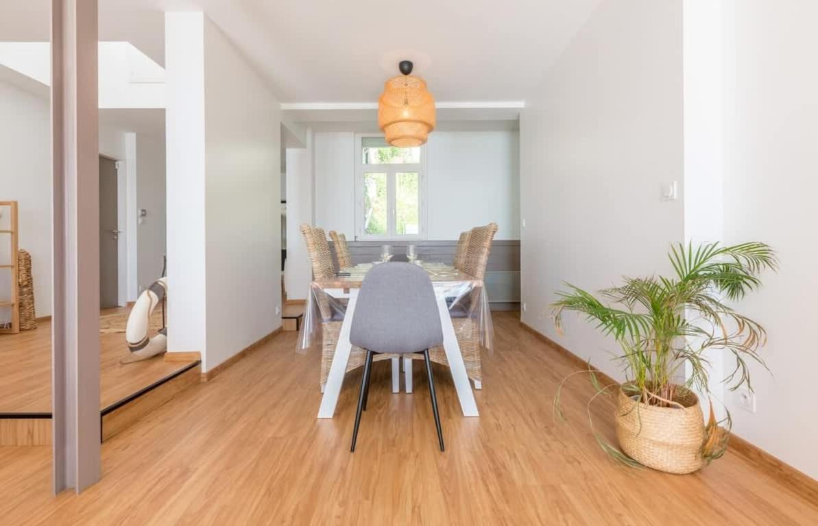 LES PIEDS DANS L'EAU - Bel appartement - Vue mer - 6 personnes Cancale Extérieur photo